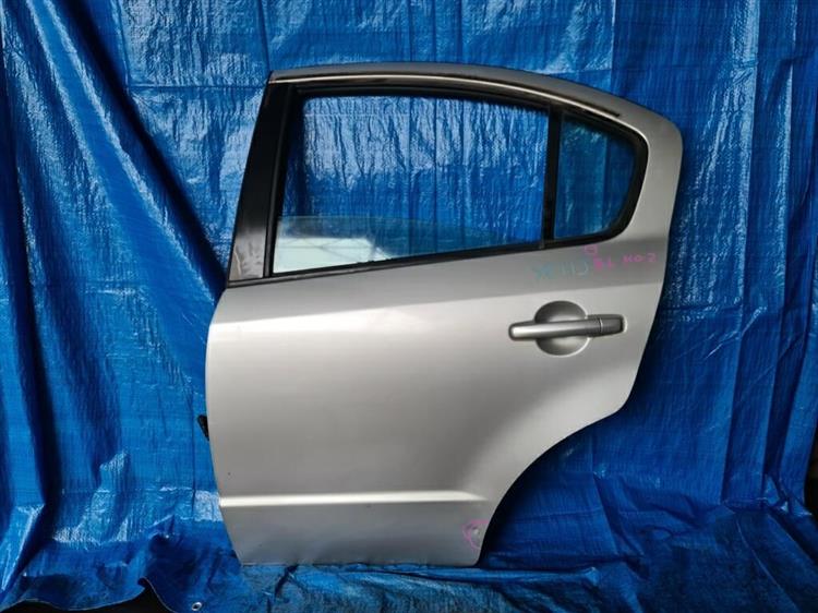 Дверь Suzuki SX4