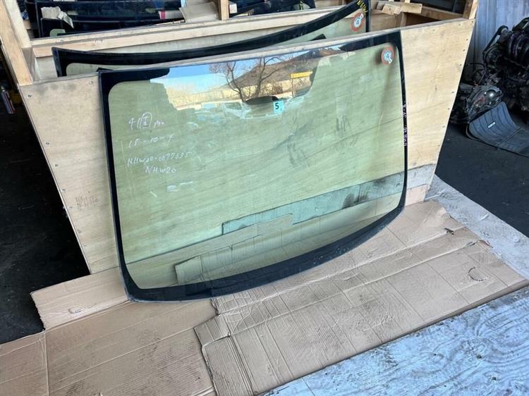 Лобовое стекло Тойота Приус во Владивостоке 236521