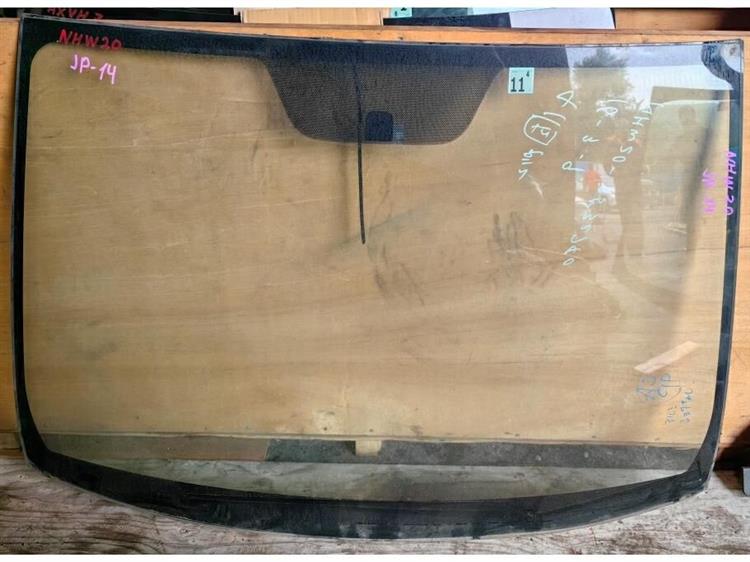 Лобовое стекло Тойота Приус во Владивостоке 249558