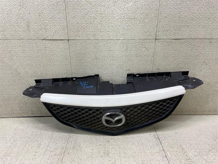 Решетка радиатора Mazda Mpv