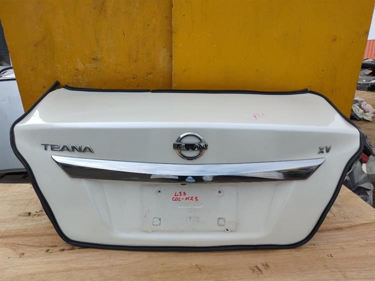 Крышка багажника Nissan Teana