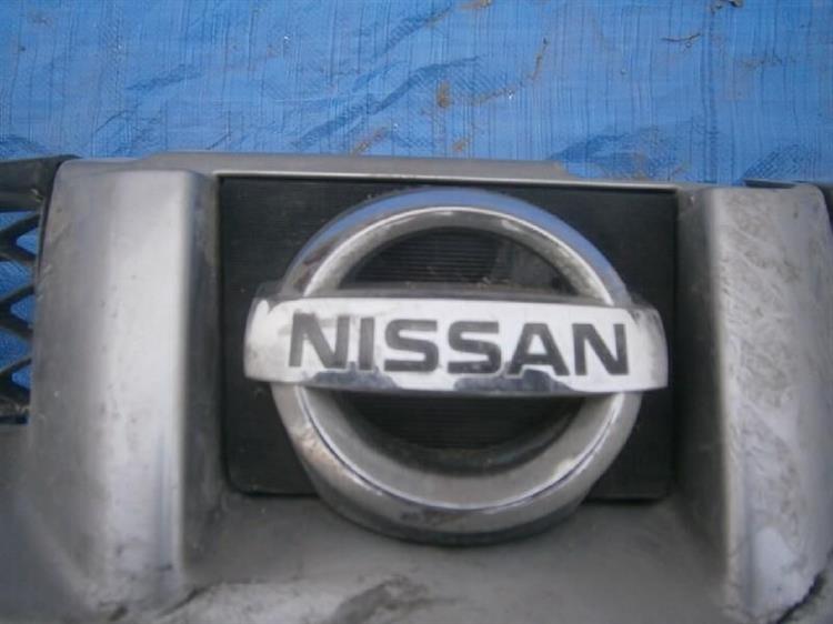решетка радиатора Nissan Wingroad