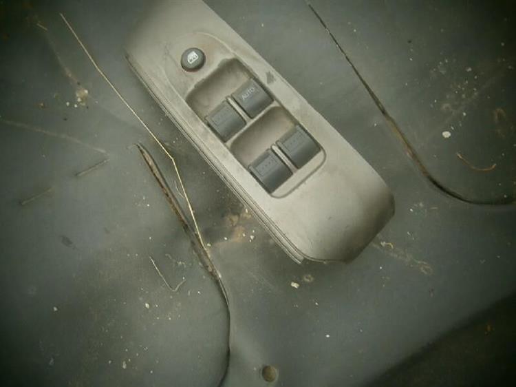 Блок упр. стеклоподъемниками Хонда Фит во Владивостоке 75001
