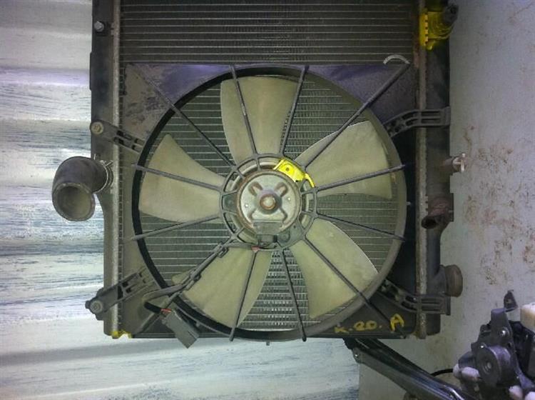 Диффузор радиатора Хонда Стрим во Владивостоке 7847